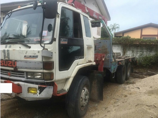 รถเทเลอร์ท้ายเป็ด 10 ล้อติดตั้งเครน 3 ตัน  ยี่ห้ออีซูซุ  ขนาด 175 แรงม้า  ติดเครน 3 ตัน