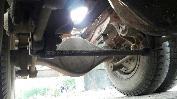 รถเทเลอร์ท้ายเป็ด 10 ล้อติดตั้งเครน 3 ตัน  ยี่ห้ออีซูซุ  ขนาด 175 แรงม้า  ติดเครน 3 ตัน