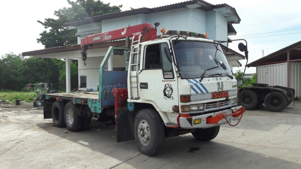 รถเทเลอร์ท้ายเป็ด 10 ล้อติดตั้งเครน 3 ตัน  ยี่ห้ออีซูซุ  ขนาด 175 แรงม้า  ติดเครน 3 ตัน