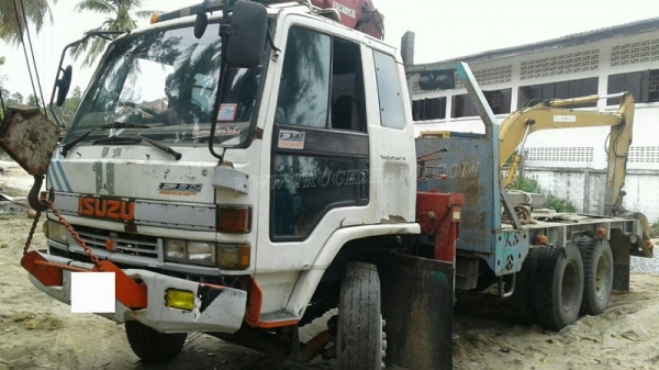 รถเทเลอร์ท้ายเป็ด 10 ล้อติดตั้งเครน 3 ตัน  ยี่ห้ออีซูซุ  ขนาด 175 แรงม้า  ติดเครน 3 ตัน