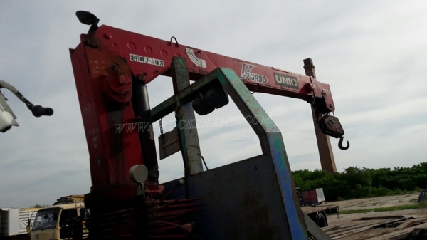 รถเทเลอร์ท้ายเป็ด 10 ล้อติดตั้งเครน 3 ตัน  ยี่ห้ออีซูซุ  ขนาด 175 แรงม้า  ติดเครน 3 ตัน