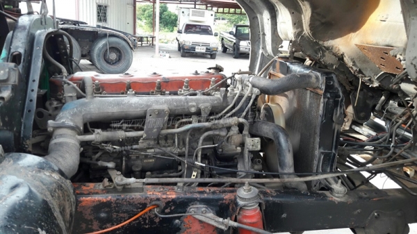 รถเทเลอร์ท้ายเป็ด 10 ล้อติดตั้งเครน 3 ตัน  ยี่ห้ออีซูซุ  ขนาด 175 แรงม้า  ติดเครน 3 ตัน