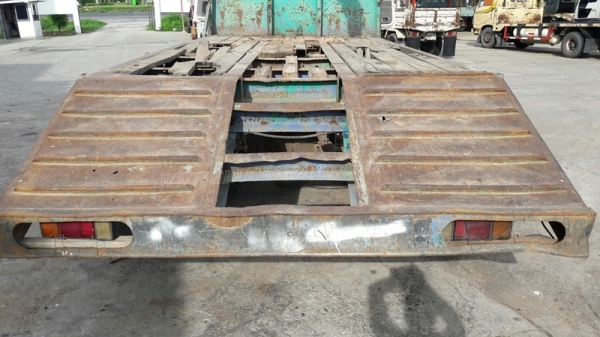 รถเทเลอร์ท้ายเป็ด 10 ล้อติดตั้งเครน 3 ตัน  ยี่ห้ออีซูซุ  ขนาด 175 แรงม้า  ติดเครน 3 ตัน