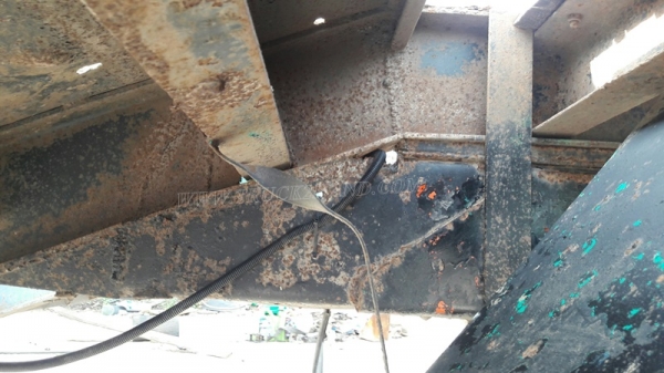 รถเทเลอร์ท้ายเป็ด 10 ล้อติดตั้งเครน 3 ตัน  ยี่ห้ออีซูซุ  ขนาด 175 แรงม้า  ติดเครน 3 ตัน