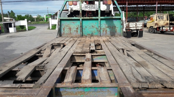 รถเทเลอร์ท้ายเป็ด 10 ล้อติดตั้งเครน 3 ตัน  ยี่ห้ออีซูซุ  ขนาด 175 แรงม้า  ติดเครน 3 ตัน