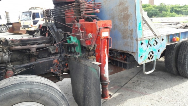 รถเทเลอร์ท้ายเป็ด 10 ล้อติดตั้งเครน 3 ตัน  ยี่ห้ออีซูซุ  ขนาด 175 แรงม้า  ติดเครน 3 ตัน