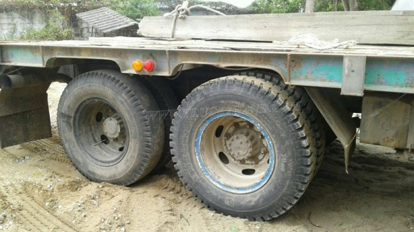 รถเทเลอร์ท้ายเป็ด 10 ล้อติดตั้งเครน 3 ตัน  ยี่ห้ออีซูซุ  ขนาด 175 แรงม้า  ติดเครน 3 ตัน