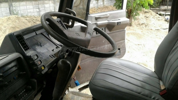 รถเทเลอร์ท้ายเป็ด 10 ล้อติดตั้งเครน 3 ตัน  ยี่ห้ออีซูซุ  ขนาด 175 แรงม้า  ติดเครน 3 ตัน