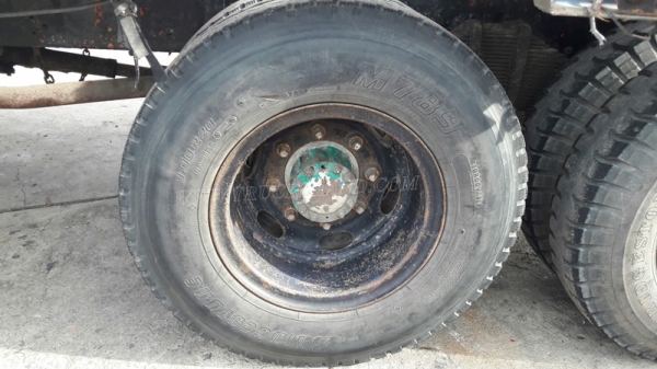 รถเทเลอร์ท้ายเป็ด 10 ล้อติดตั้งเครน 3 ตัน  ยี่ห้ออีซูซุ  ขนาด 175 แรงม้า  ติดเครน 3 ตัน