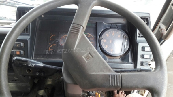 รถเทเลอร์ท้ายเป็ด 10 ล้อติดตั้งเครน 3 ตัน  ยี่ห้ออีซูซุ  ขนาด 175 แรงม้า  ติดเครน 3 ตัน