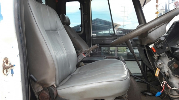 รถเทเลอร์ท้ายเป็ด 10 ล้อติดตั้งเครน 3 ตัน  ยี่ห้ออีซูซุ  ขนาด 175 แรงม้า  ติดเครน 3 ตัน