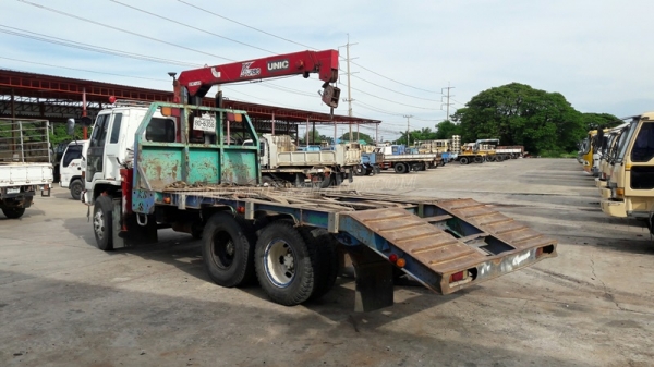 รถเทเลอร์ท้ายเป็ด 10 ล้อติดตั้งเครน 3 ตัน  ยี่ห้ออีซูซุ  ขนาด 175 แรงม้า  ติดเครน 3 ตัน