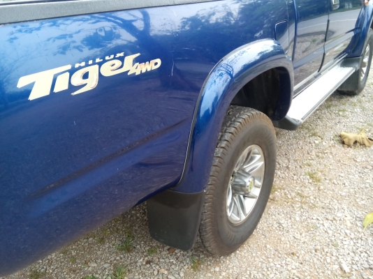 กระบะโตโยต้าดีโฟดี  4+4  ขับเคลื่อน4ล้อ  สภาพสวยเดิมๆทั้งคัน  พร้อมใช้งาน เล่มติดมือ...