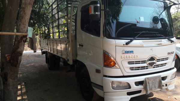 Hino เครื่อง 175 แรง รุ่น FC9JJLA Hino ปี 56 เครื่อง 175 แรง รุ่น FC9JJLA ยาว 5.6 M ใหม่เอี่ยม วิ่งน้อยมาก