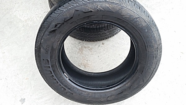 ขายยาง215/65/16 ปี 3314 BEIDGESTONE R611  4 เส้น  สภาพสวยดอกเยอะไม่มีปะดอกยางไม่มีตกข้างกินข้างแน่นอนสภาพยางตามดอกตามรูปแน่นอน  ราคาพร้อม เปลี่ยน ถ่วง  (ส่งต่างจังหวัด)   รัก 0851612347   LINE**ID  rukitsarr        .... https://www.facebook.com/jtg2010 เว