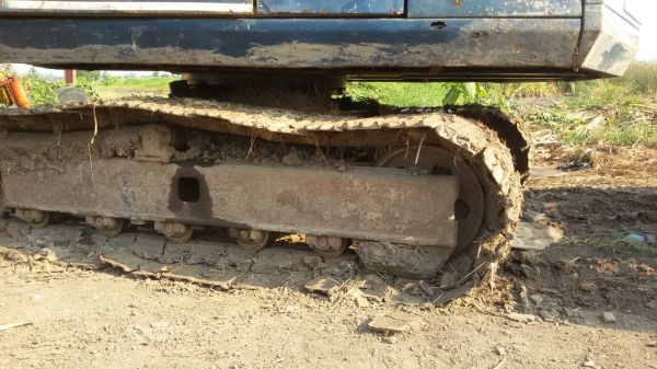 ขายด่วนแม็คโครโคมัสสุ PC60รุ่น5บูมอาร์มพิเศษใบแทร็กใหญ่ช่วงล่างแน่นรถเดิมๆใช้งานตามปกติ