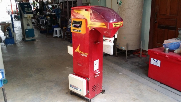 เครื่องชั่งพร้อมคัดแยกเมล็ด  YANMAR  รุ่น KR1300 เก่าญี่ปุ่น สภาพสวย เครื่องพร้อมใช้งาน