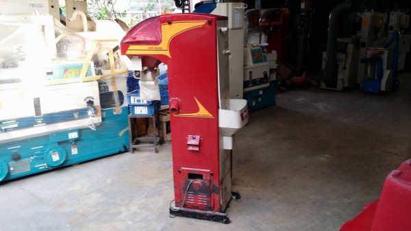 เครื่องชั่งพร้อมคัดแยกเมล็ด  YANMAR  รุ่น KR1300 เก่าญี่ปุ่น สภาพสวย เครื่องพร้อมใช้งาน