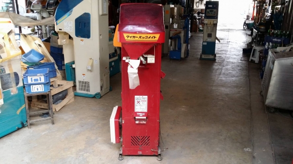 เครื่องชั่งพร้อมคัดแยกเมล็ด  YANMAR  รุ่น KR1300 เก่าญี่ปุ่น สภาพสวย เครื่องพร้อมใช้งาน