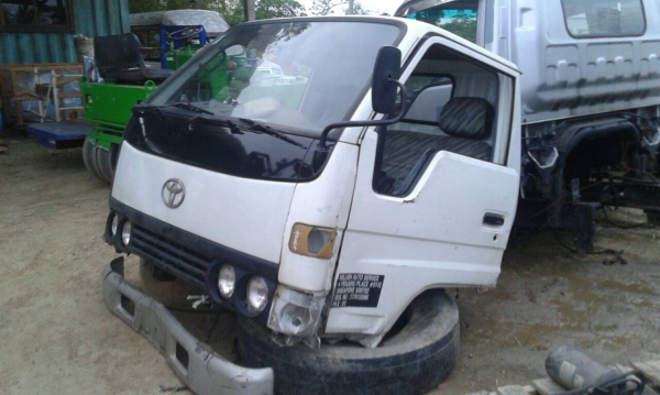 ขายหัวเก๋ง TOYOTA สำหรับรถบรรทุก 4 ล้อ หรือ 6 ล้อเล็ก ราคา 32,000 บาท