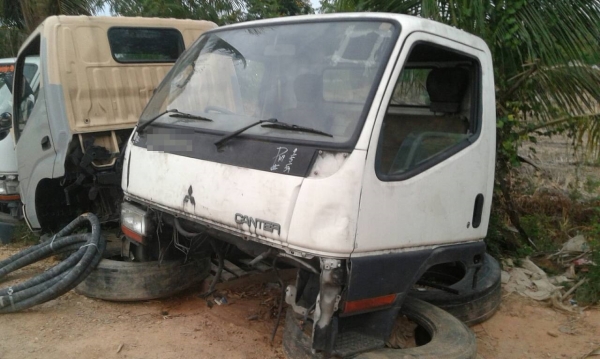 ขายหัวเก๋ง MITSUBISHI CANTER หัวกว้าง ราคา 29,000 บาท