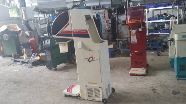 เครื่องชั่งเมล็ด YANMAR  รุ่น URC220 เก่าญี่ปุ่น สภาพสวย เครื่องพร้อมใช้งาน ทำให้การชั่งเป็นไปอย่างสะดวกและได้มาตรฐาน