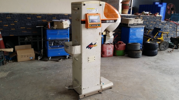 เครื่องชั่งเมล็ด TIGER รุ่น KR-1300A เก่าญี่ปุ่น สภาพสวย เครื่องพร้อมใช้งาน