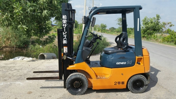 ขายด่วนรถยก TOYOTA 7FGยก1.5ตันเสาสูง3เมตรรถนอกเพิ่งเข้ามายังไม่เคยใช้งานในเมืองไทยเลย=รุ่นใหม่ขายถูกๆๆ