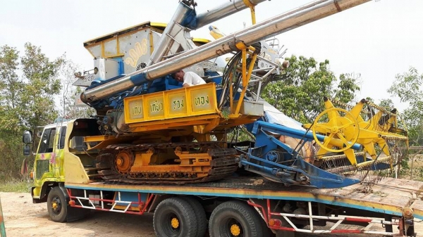 ขายรถเกี่ยวข้าว ปานเจริญ ปี2006 อุ้ม2.5ตัน เครื่องJO8Cเทอร์โบ 260แรง ตัวเดิน12 ปั้ม23ไดกิ้น รถสวยสภาพพร้อมใช้งาน สนใจโทร 090-8588220คุณนะ 093-3258446คุณบิว หรือเข้าดูสินค้าอื่นๆได้ที่ www.narong2truck.com หรือ www.truck.in.th/498 หรือเพจFacebook ณรงค์ ซื้