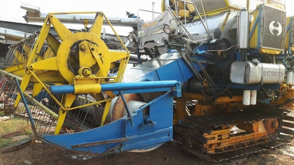 ขายรถเกี่ยวข้าว ปานเจริญ ปี2006 อุ้ม2.5ตัน เครื่องJO8Cเทอร์โบ 260แรง ตัวเดิน12 ปั้ม23ไดกิ้น รถสวยสภาพพร้อมใช้งาน สนใจโทร 090-8588220คุณนะ 093-3258446คุณบิว หรือเข้าดูสินค้าอื่นๆได้ที่ www.narong2truck.com หรือ www.truck.in.th/498 หรือเพจFacebook ณรงค์ ซื้