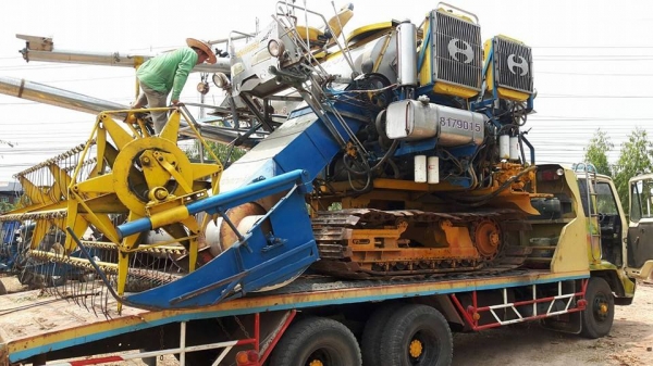 ขายรถเกี่ยวข้าว ปานเจริญ ปี2006 อุ้ม2.5ตัน เครื่องJO8Cเทอร์โบ 260แรง ตัวเดิน12 ปั้ม23ไดกิ้น รถสวยสภาพพร้อมใช้งาน สนใจโทร 090-8588220คุณนะ 093-3258446คุณบิว หรือเข้าดูสินค้าอื่นๆได้ที่ www.narong2truck.com หรือ www.truck.in.th/498 หรือเพจFacebook ณรงค์ ซื้