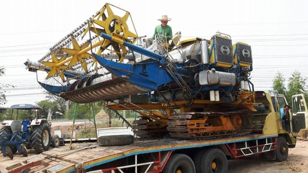 ขายรถเกี่ยวข้าว ปานเจริญ ปี2006 อุ้ม2.5ตัน เครื่องJO8Cเทอร์โบ 260แรง ตัวเดิน12 ปั้ม23ไดกิ้น รถสวยสภาพพร้อมใช้งาน สนใจโทร 090-8588220คุณนะ 093-3258446คุณบิว หรือเข้าดูสินค้าอื่นๆได้ที่ www.narong2truck.com หรือ www.truck.in.th/498 หรือเพจFacebook ณรงค์ ซื้