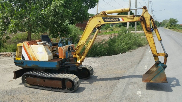 ขายด่วนรถเเม็คโครยันม่าB25B2เทียบเท่า PC25เคื่องยันม่า3สูบรถนำเข้าเก่านอกไม่เคยใช้งานในเมืองไทยเลยส่งให้ฟรี