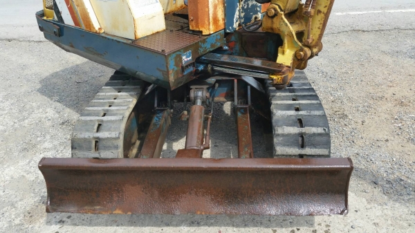 ขายด่วนรถเเม็คโครยันม่าB25B2เทียบเท่า PC25เคื่องยันม่า3สูบรถนำเข้าเก่านอกไม่เคยใช้งานในเมืองไทยเลยส่งให้ฟรี