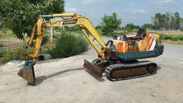 ขายด่วนรถเเม็คโครยันม่าB25B2เทียบเท่า PC25เคื่องยันม่า3สูบรถนำเข้าเก่านอกไม่เคยใช้งานในเมืองไทยเลยส่งให้ฟรี