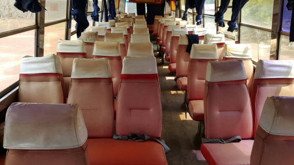 ขาย รถบัสพัดลม ยาว 11.50 เมตร คัสซี BENZ เครื่อง PE6 260 แรงม้า ช่วงล่าง NISSAN เบรคทิฟฟี่ ทะเบียนเต็มพร้อมโอน รถใช้งานอยู่ประจำครับ