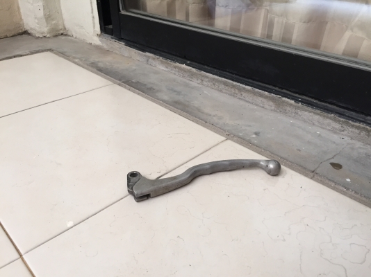 ขายมือครัช YAMAHA SR400 แท้ สภาพสวย ราคา 300 บาท ฟรีค่าจัดส่ง ขายมือครัช YAMAHA SR400 แท้ สภาพสวย ราคา 300 บาท ฟรีค่าจัดส่ง