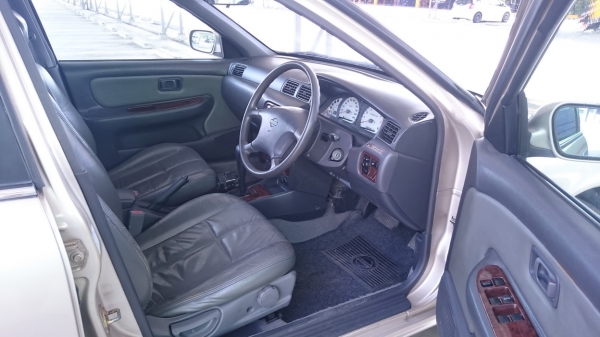 Nissan Sunny B15 Top