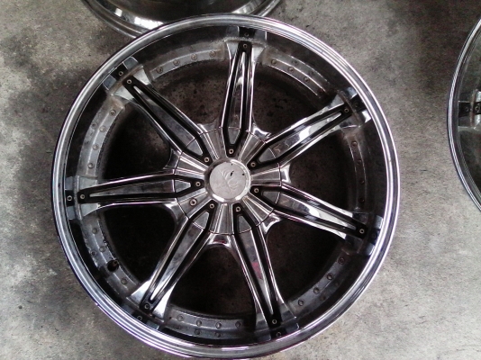 ขอบ20นิ้ว6รู สวยๆ 4 ล้อ ราคา 9900 บาท