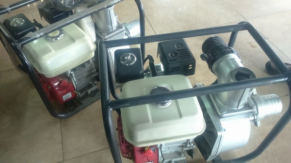 ปั๊มน้ำ3นิ้วของใหม่เครื่อง6.5HP ราคา3,500บาท0835662999Lineid:hs4trp