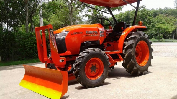 ขายรถไถ Kubota L3608(4WD) พร้อมใบมีดและผานพรวนLCSใหม่ รถไร่ สวยๆ พร้อมใช้งาน