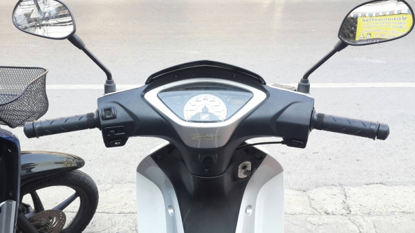 ขายเวฟ 125i  หัวฉีด สีขาว ปี 50 สตาร์ทมือ