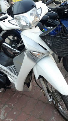 ขายเวฟ 125i  หัวฉีด สีขาว ปี 50 สตาร์ทมือ