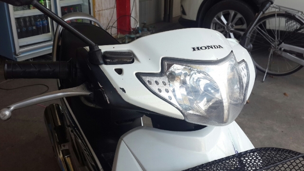 ขายฮอนด้าเวฟ 125S คาร์บู สีขาวดำ สตาร์ทเท้า ขายฮอนด้าเวฟ 125S คาร์บู สีขาวดำ สตาร์ทเท้า