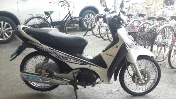 ขายฮอนด้าเวฟ 125S คาร์บู สีขาวดำ สตาร์ทเท้า ขายฮอนด้าเวฟ 125S คาร์บู สีขาวดำ สตาร์ทเท้า