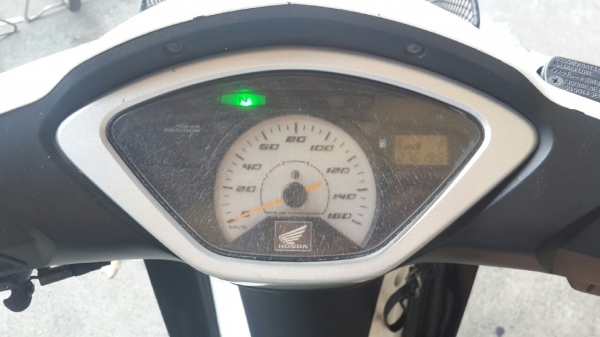 ขายฮอนด้าเวฟ 125S คาร์บู สีขาวดำ สตาร์ทเท้า ขายฮอนด้าเวฟ 125S คาร์บู สีขาวดำ สตาร์ทเท้า