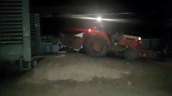 ปัญญาแทรคเตอร์..จัดมาให้ครับ ด่วน!!!คูโบต้าL2605 ใบมีดคานล่าง พร้อมผาน5สภาพเดิมๆ