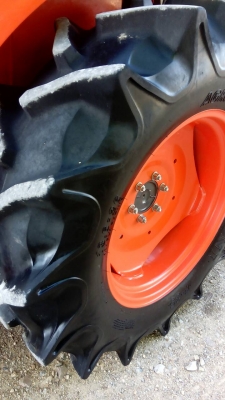 KUBOTA  L 4708 SP (4WD)  2 เพลา   สภาพใหม่สวยๆ   ชั่วโมงใช้   งานน้อย  สีเดิมทั้งคัน  พร้อมชุดใบมีดดันหน้า โรตารี่ RX182