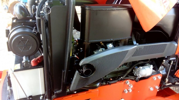 KUBOTA  L 4708 SP (4WD)  2 เพลา   สภาพใหม่สวยๆ   ชั่วโมงใช้   งานน้อย  สีเดิมทั้งคัน  พร้อมชุดใบมีดดันหน้า โรตารี่ RX182