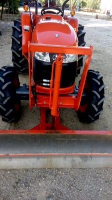 KUBOTA  L 4708 SP (4WD)  2 เพลา   สภาพใหม่สวยๆ   ชั่วโมงใช้   งานน้อย  สีเดิมทั้งคัน  พร้อมชุดใบมีดดันหน้า โรตารี่ RX182